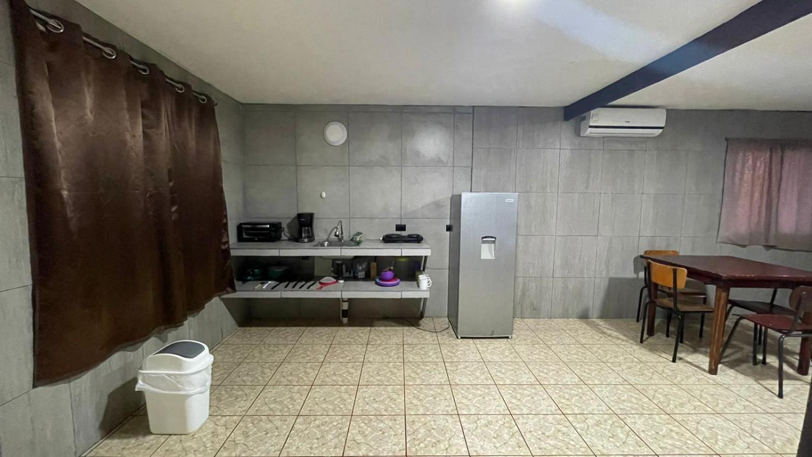 Be My Guest Cabinas Puerto Viejo de Talamanca Dış mekan fotoğraf