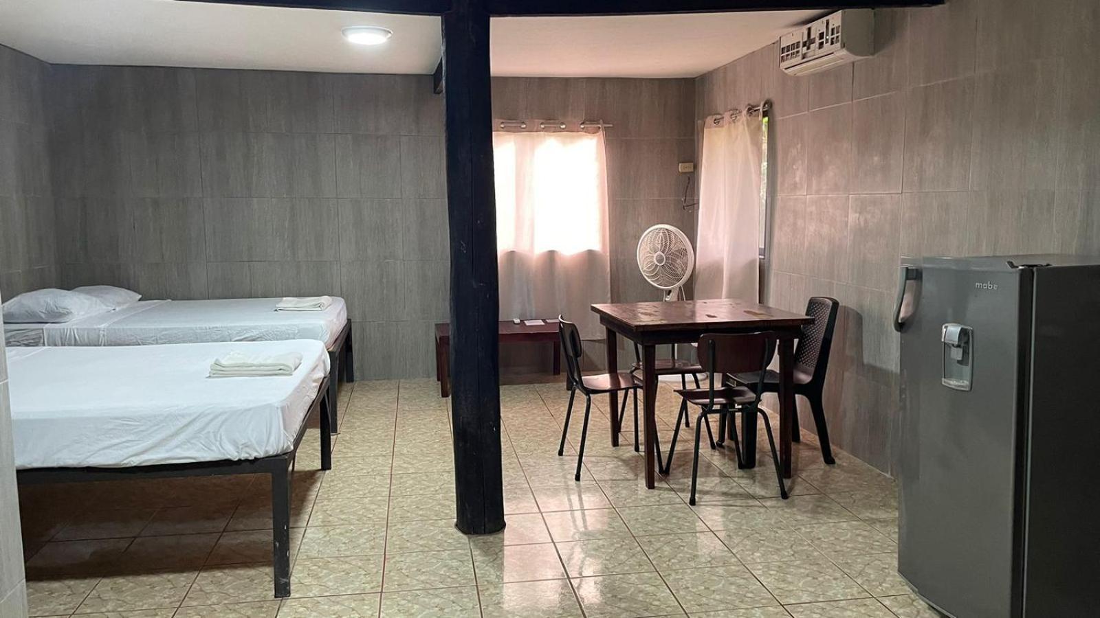 Be My Guest Cabinas Puerto Viejo de Talamanca Dış mekan fotoğraf
